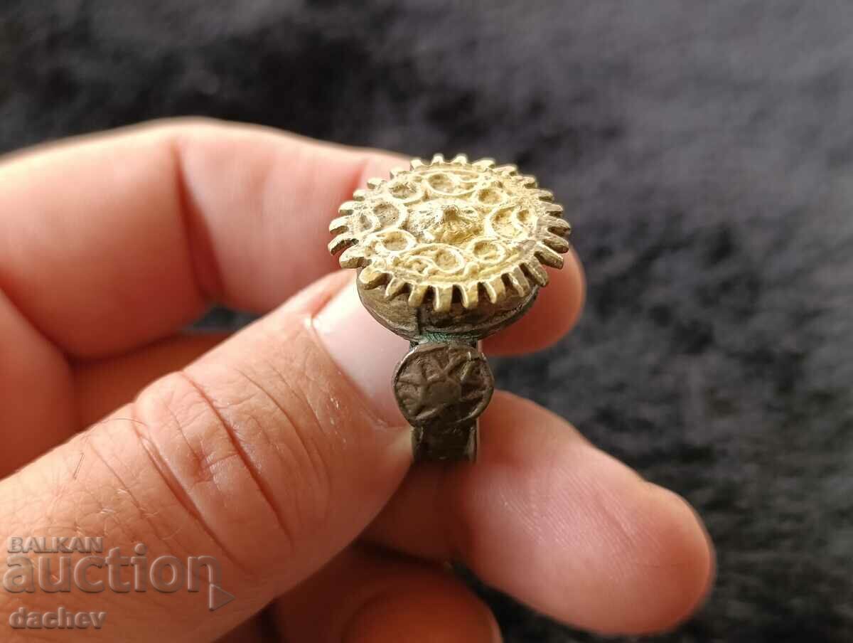 Costum rar de colecție Bolyar Ring Sachan cu preț € 65.00 | 127.13 BGN Costum rar de colecție Bolyar Ring Sachan cu preț € 65.00 | 127.13 BGN