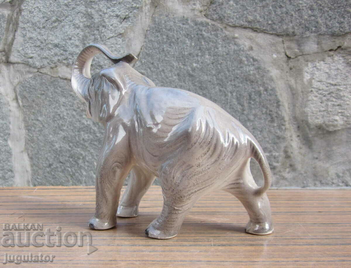 Delivery of old marked porcelain figure elephant figurine Delivery of old marked porcelain figure elephant figurine