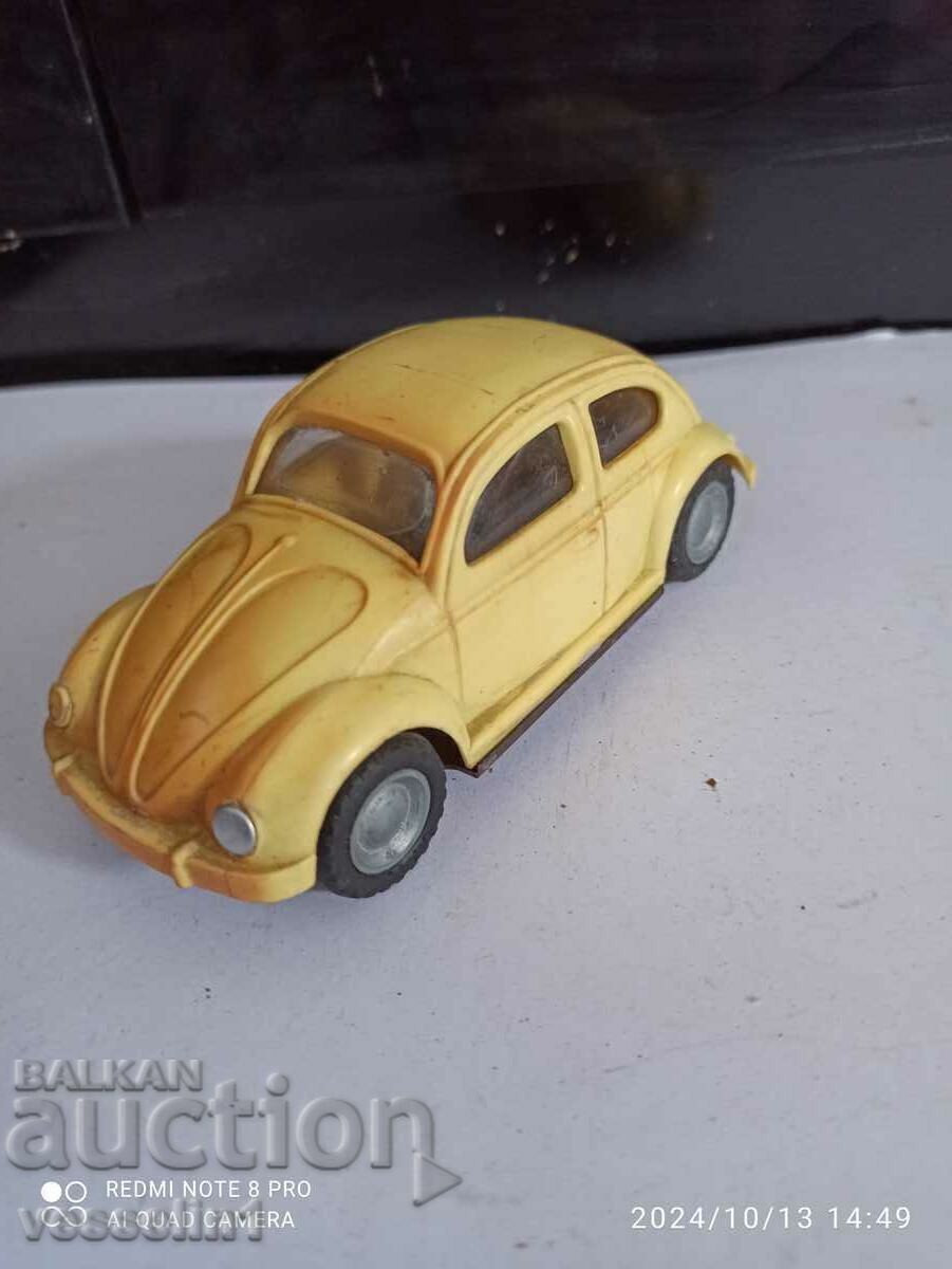 Old Volkswagen plastic pram with metal bottom with missing parts Old Volkswagen plastic pram with metal bottom with missing parts