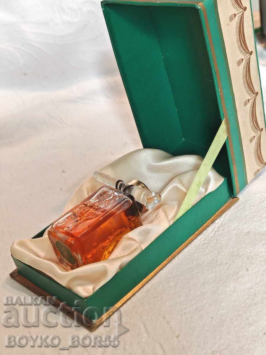 Супер Рядък Луксозен Руски СССР Парфюм Дама Пика 1963 г