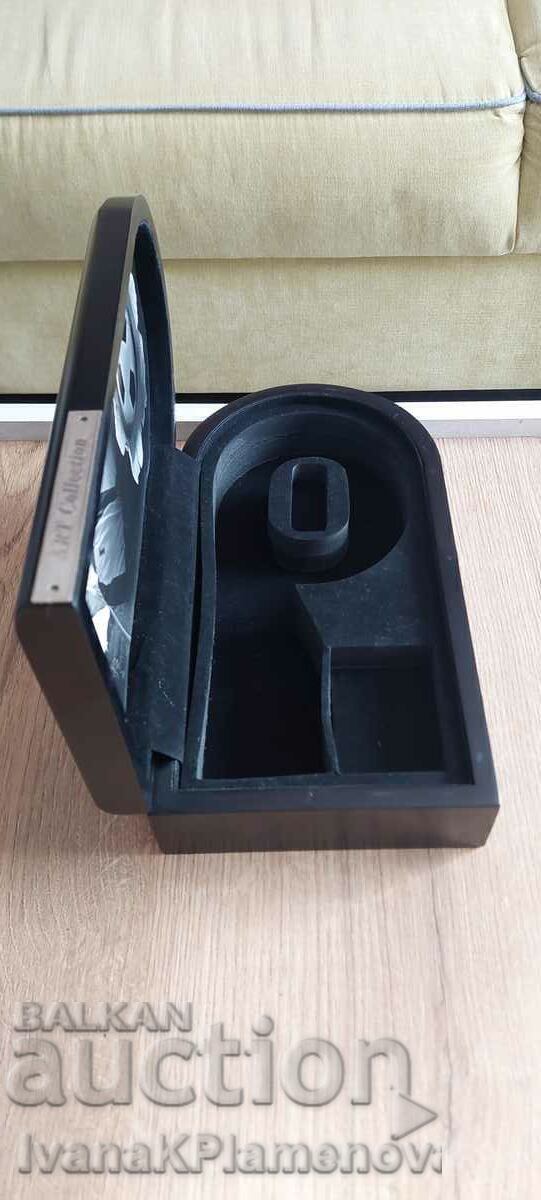 Auction Wooden box for collectors Auction Wooden box for collectors