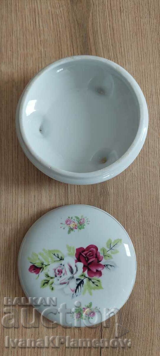 Delivery of Box porcelain for collectors Delivery of Box porcelain for collectors