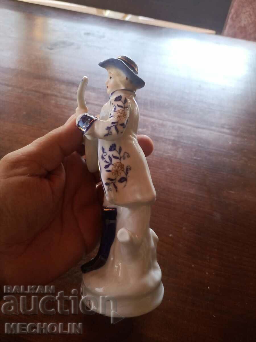 Auction COLLECTIBLE old porcelain figurine 1 Auction COLLECTIBLE old porcelain figurine 1