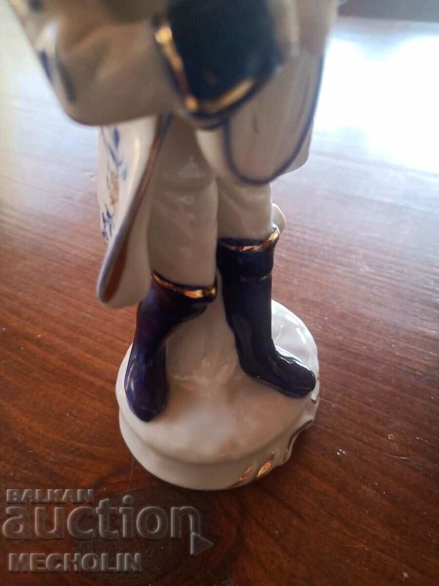 COLLECTIBLE old porcelain figurine 1 - 6 COLLECTIBLE old porcelain figurine 1 - 6