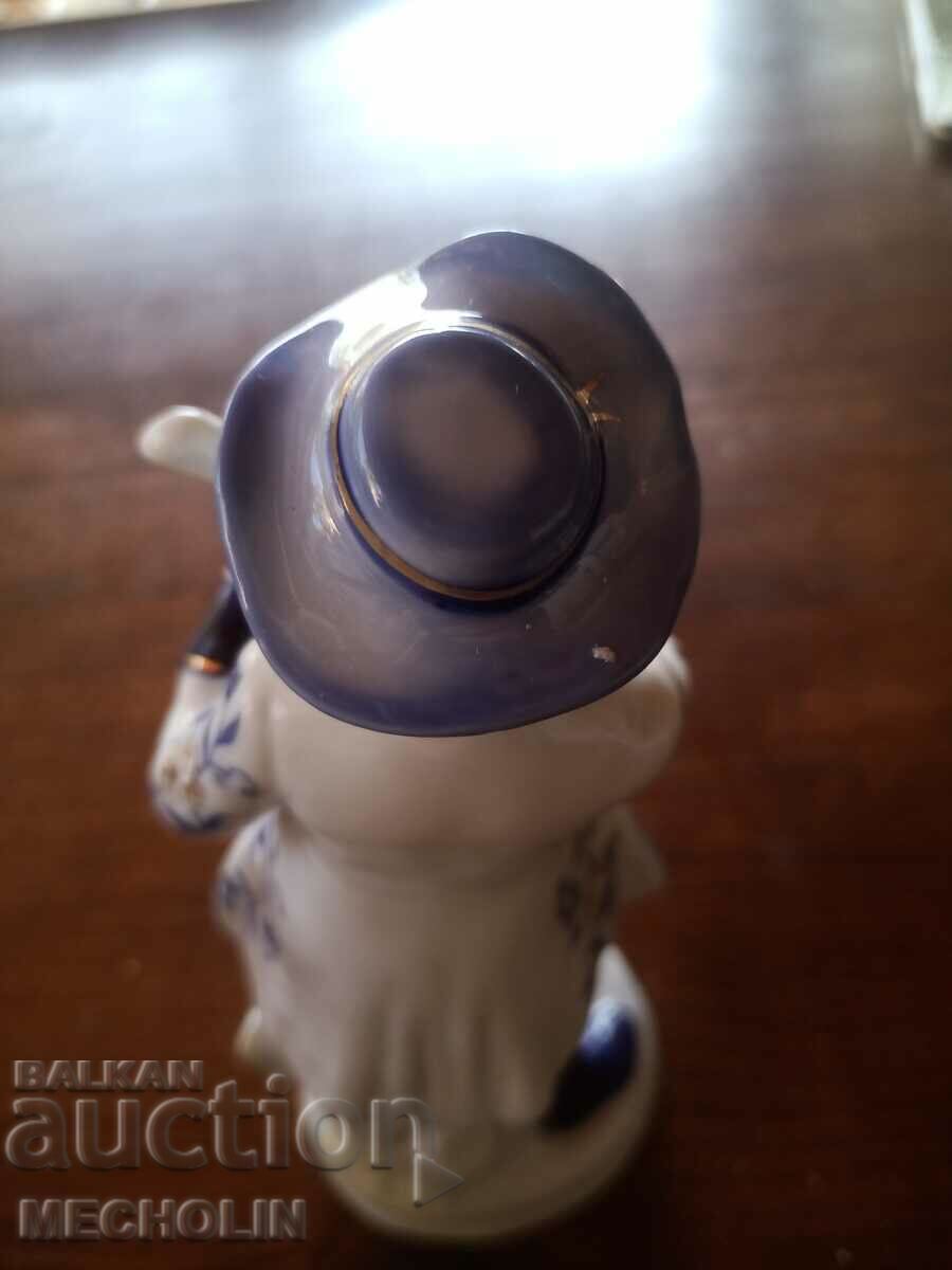 COLLECTIBLE old porcelain figurine 1 - 7 COLLECTIBLE old porcelain figurine 1 - 7