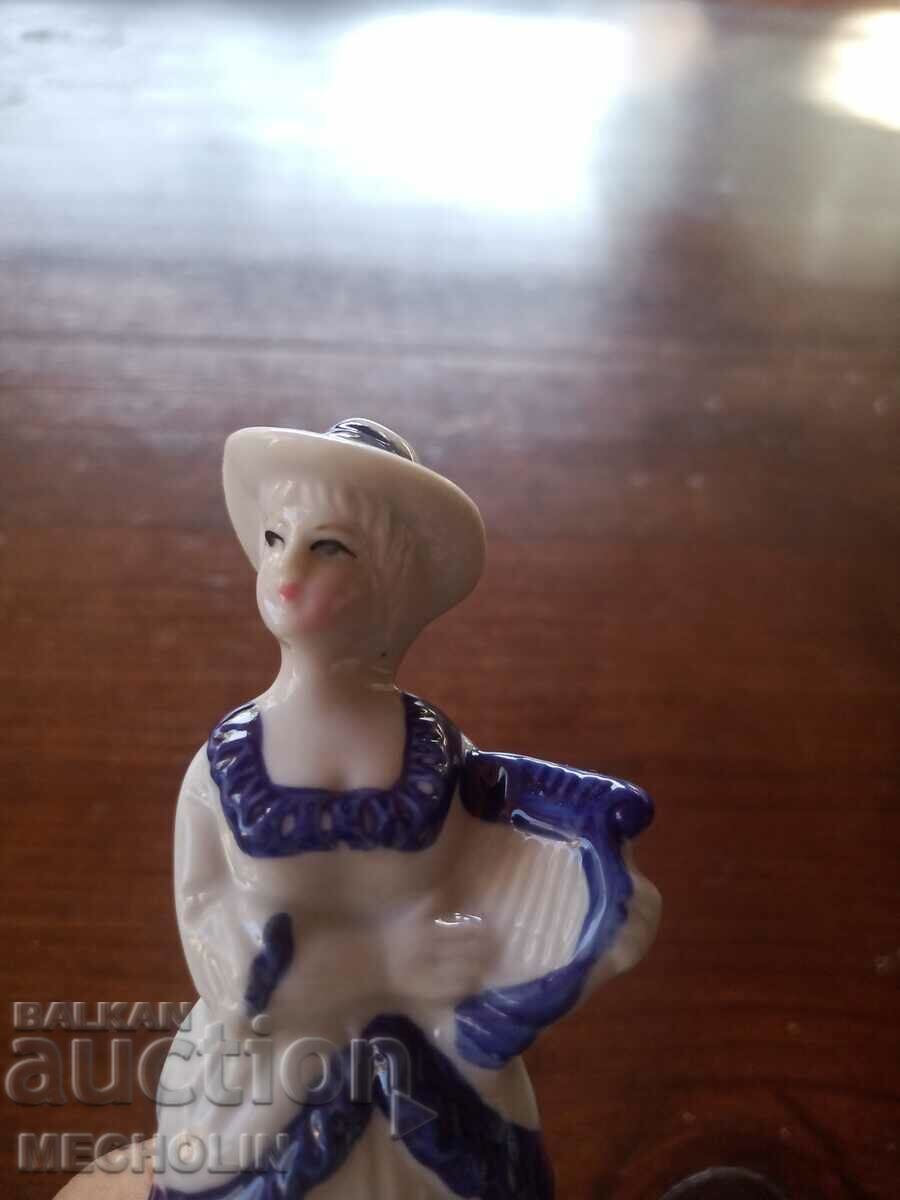 COLLECTIBLE old porcelain figurine 4 - 6
