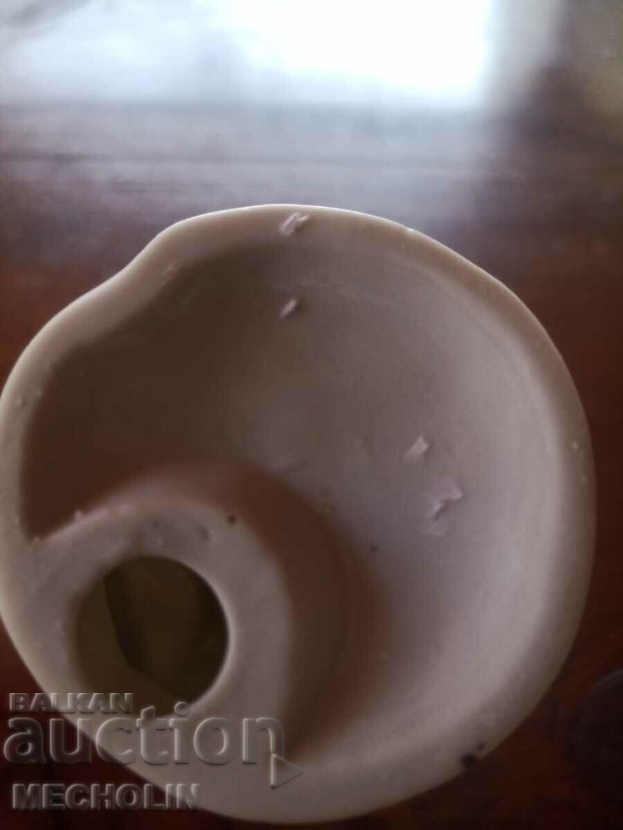 COLLECTIBLE old porcelain figurine 4 - 7