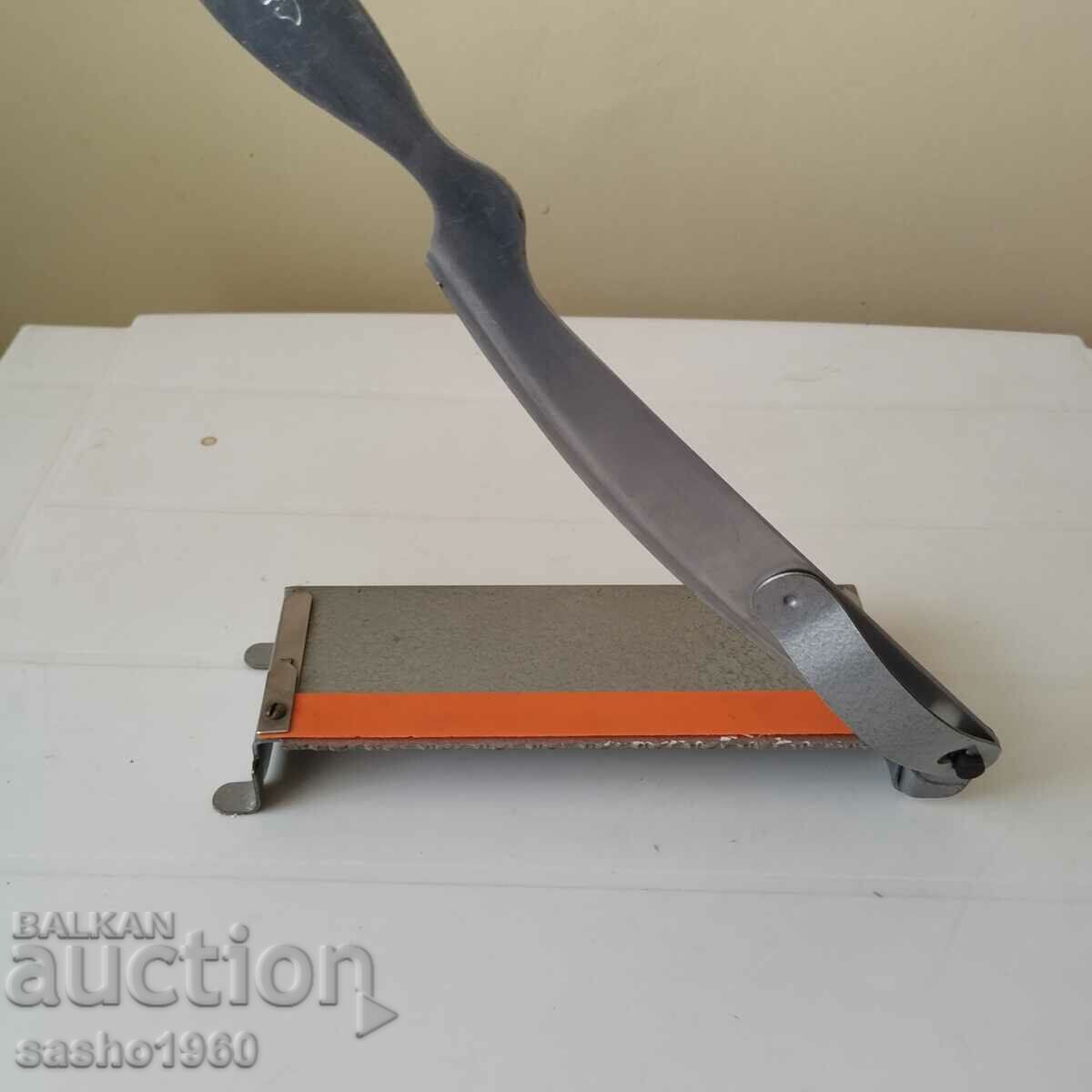 Retro photographic guillotine scissors