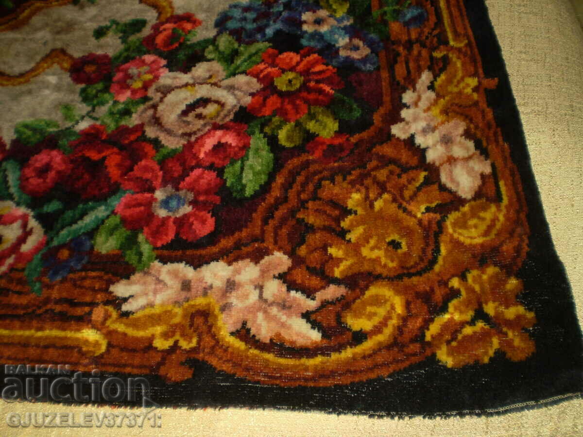 A 19th century multicolored woolen tablecloth. A rare find - 6
