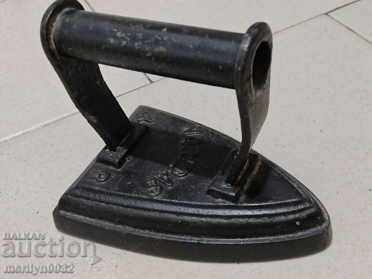 Hot iron with price 49.00 BGN | € 25.05 Hot iron with price 49.00 BGN | € 25.05