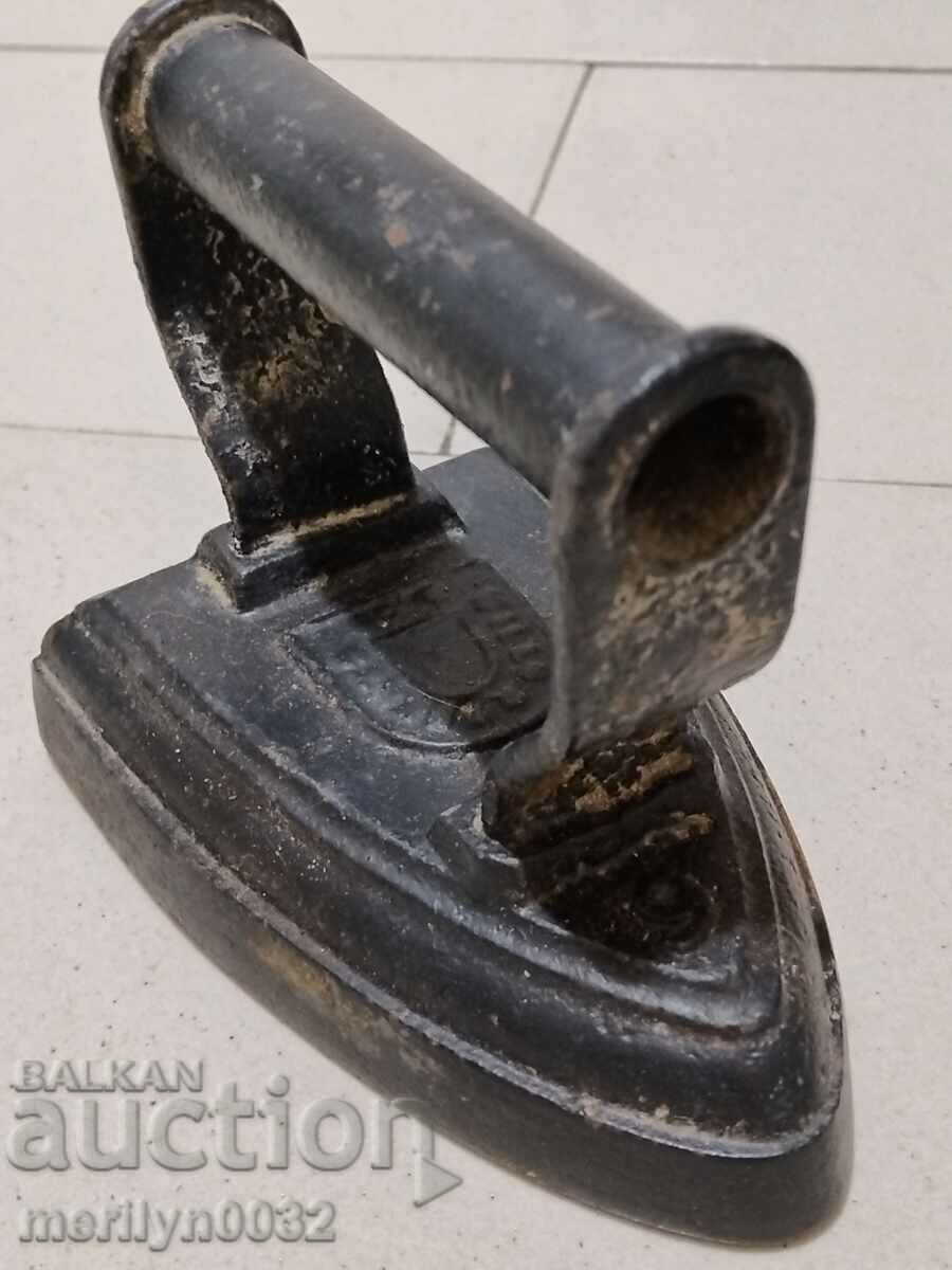 Hot iron with price 49.00 BGN | € 25.05