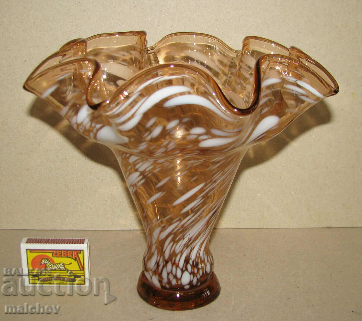 Old vase 19 cm of hand blown colored glass, excellent