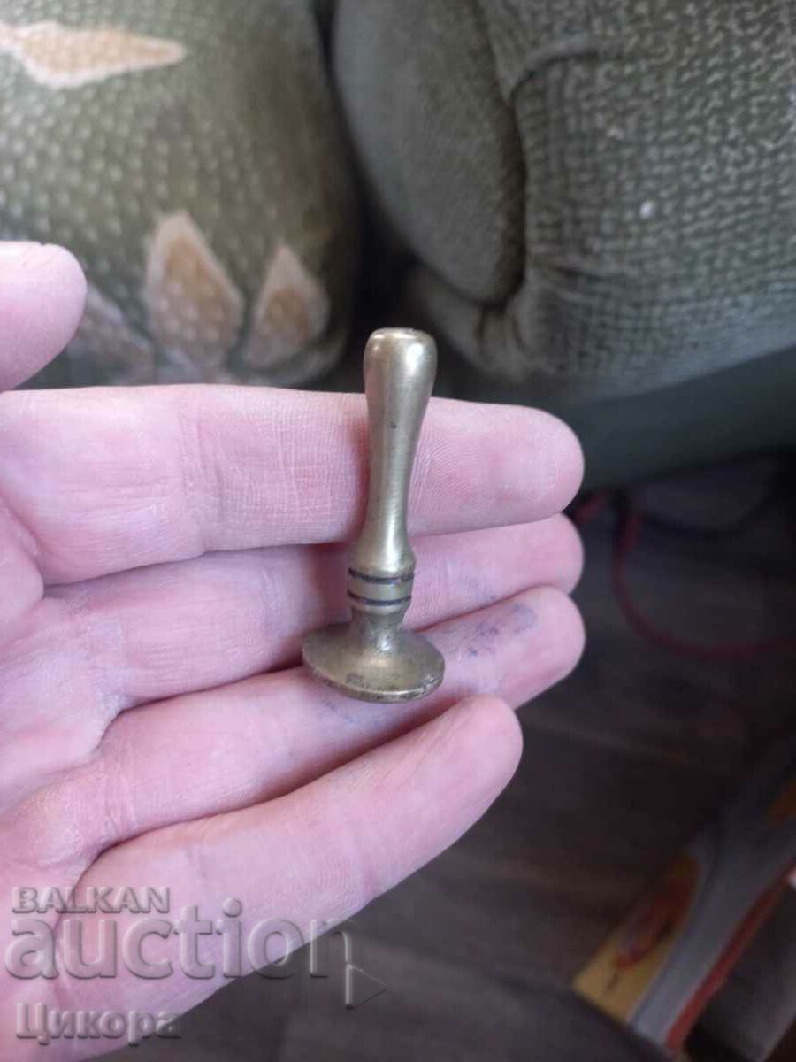 SIGIL VECHI DE BRONZ cu preț 150.00 BGN | € 76.69 SIGIL VECHI DE BRONZ cu preț 150.00 BGN | € 76.69