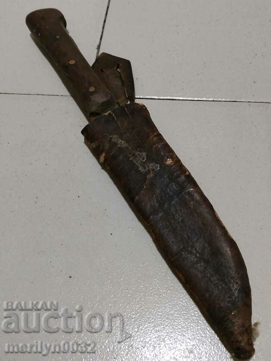 Old shepherd's knife with Kaniya dagger blade primitive with price 110.00 BGN | € 56.24 Old shepherd's knife with Kaniya dagger blade primitive with price 110.00 BGN | € 56.24