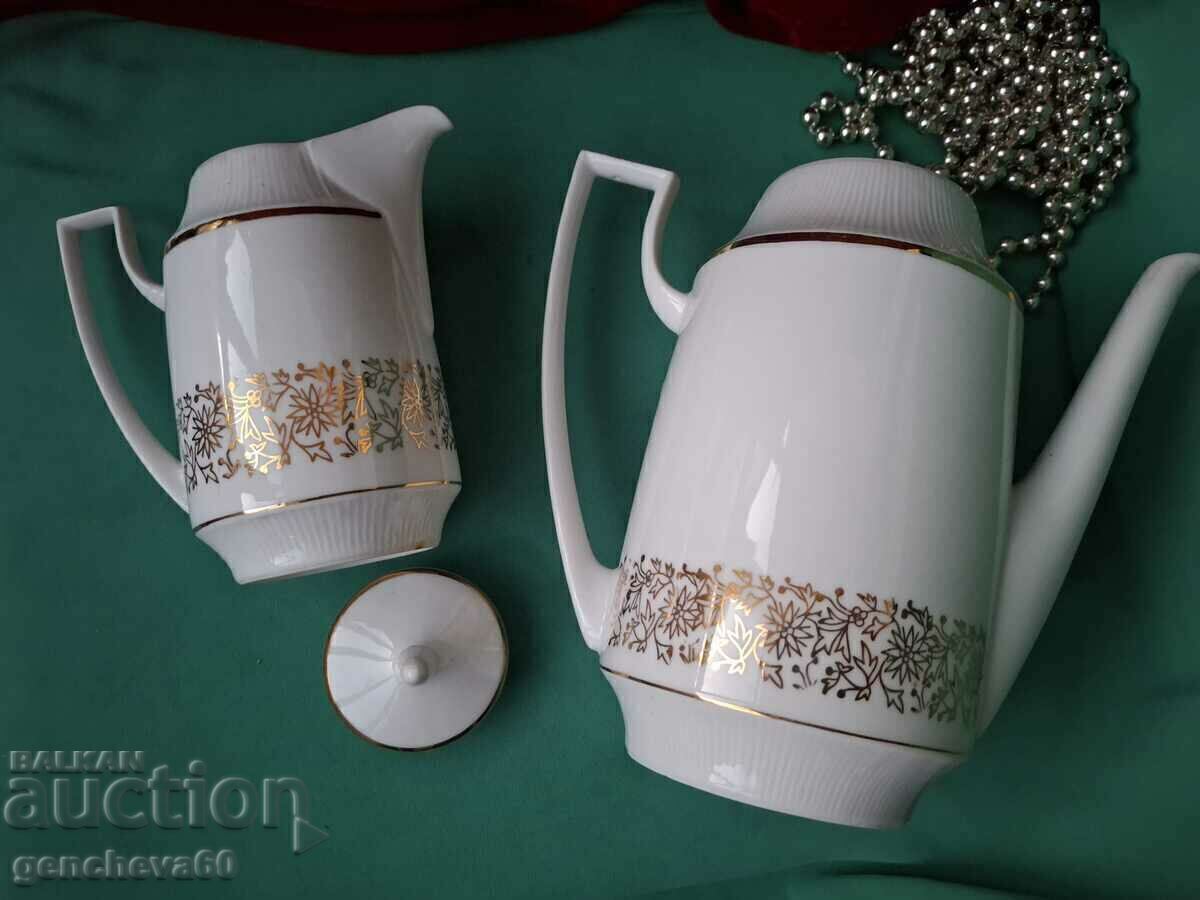 Delivery of Beautiful Czech porcelain teapots, stamped 1940s