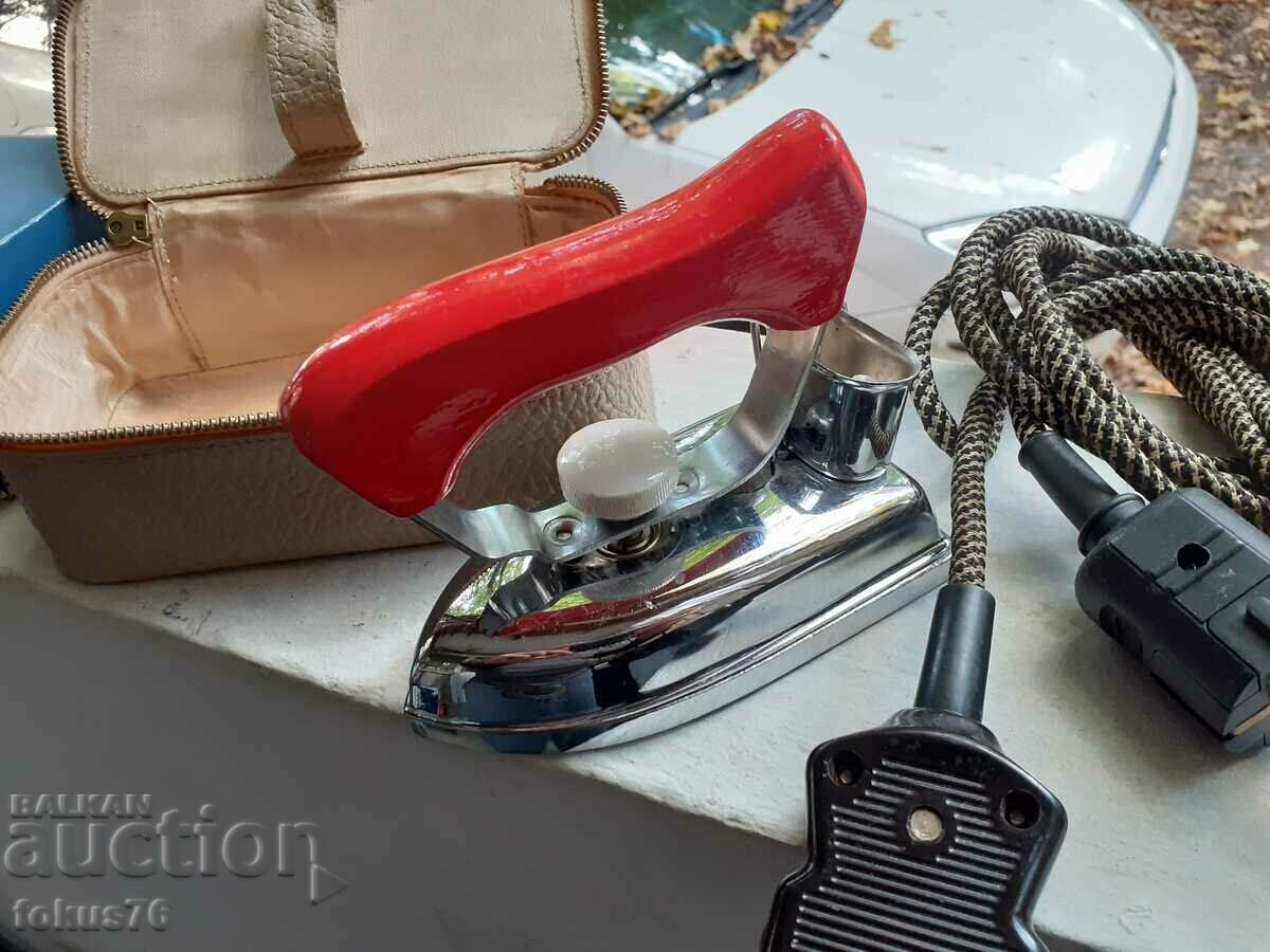 Auction Old collectible electric small travel iron Auction Old collectible electric small travel iron