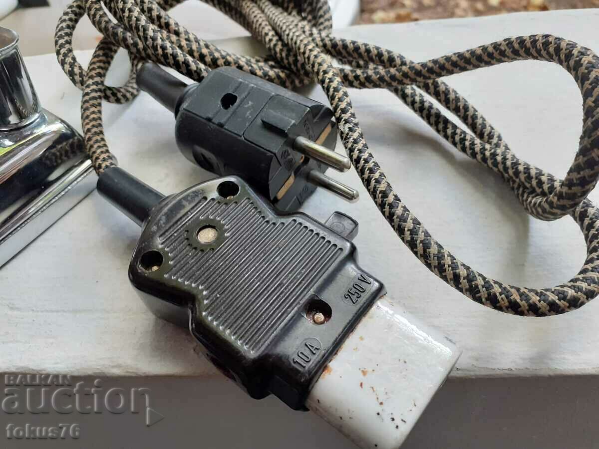 Delivery of Old collectible electric small travel iron Delivery of Old collectible electric small travel iron