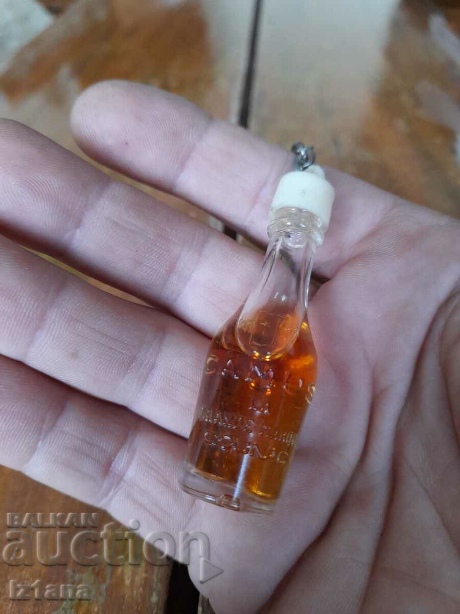 Δημοπρασία Παλιό μπρελόκ με κονιάκ Camus