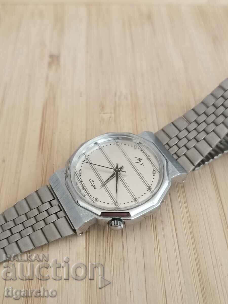 Delivery of Watch Luch quartz Delivery of Watch Luch quartz