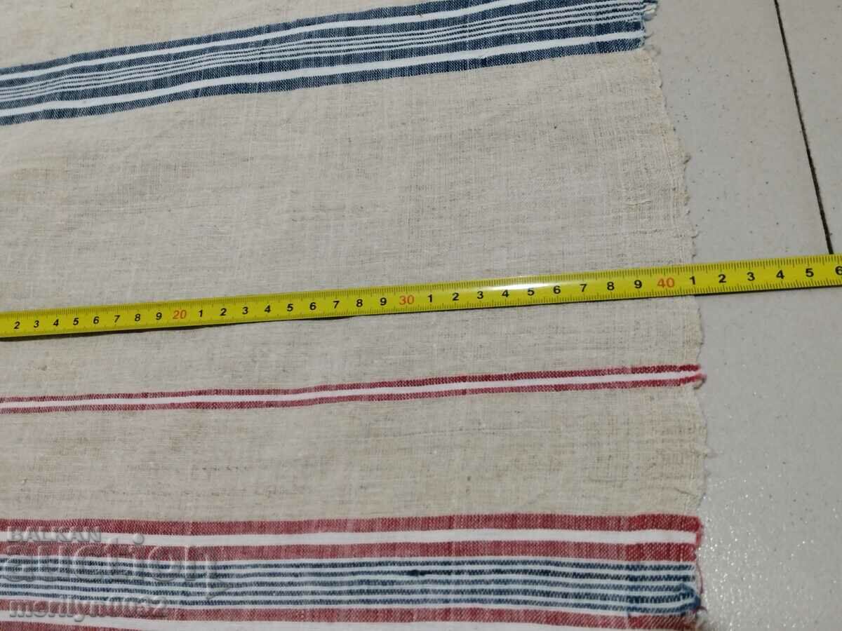 Auction A roll of hand-woven linen fabric Auction A roll of hand-woven linen fabric