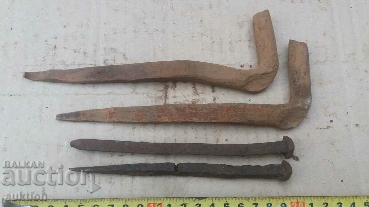 Delivery of SOLID FORGED RENAISSANCE NAILS, HINGES Delivery of SOLID FORGED RENAISSANCE NAILS, HINGES