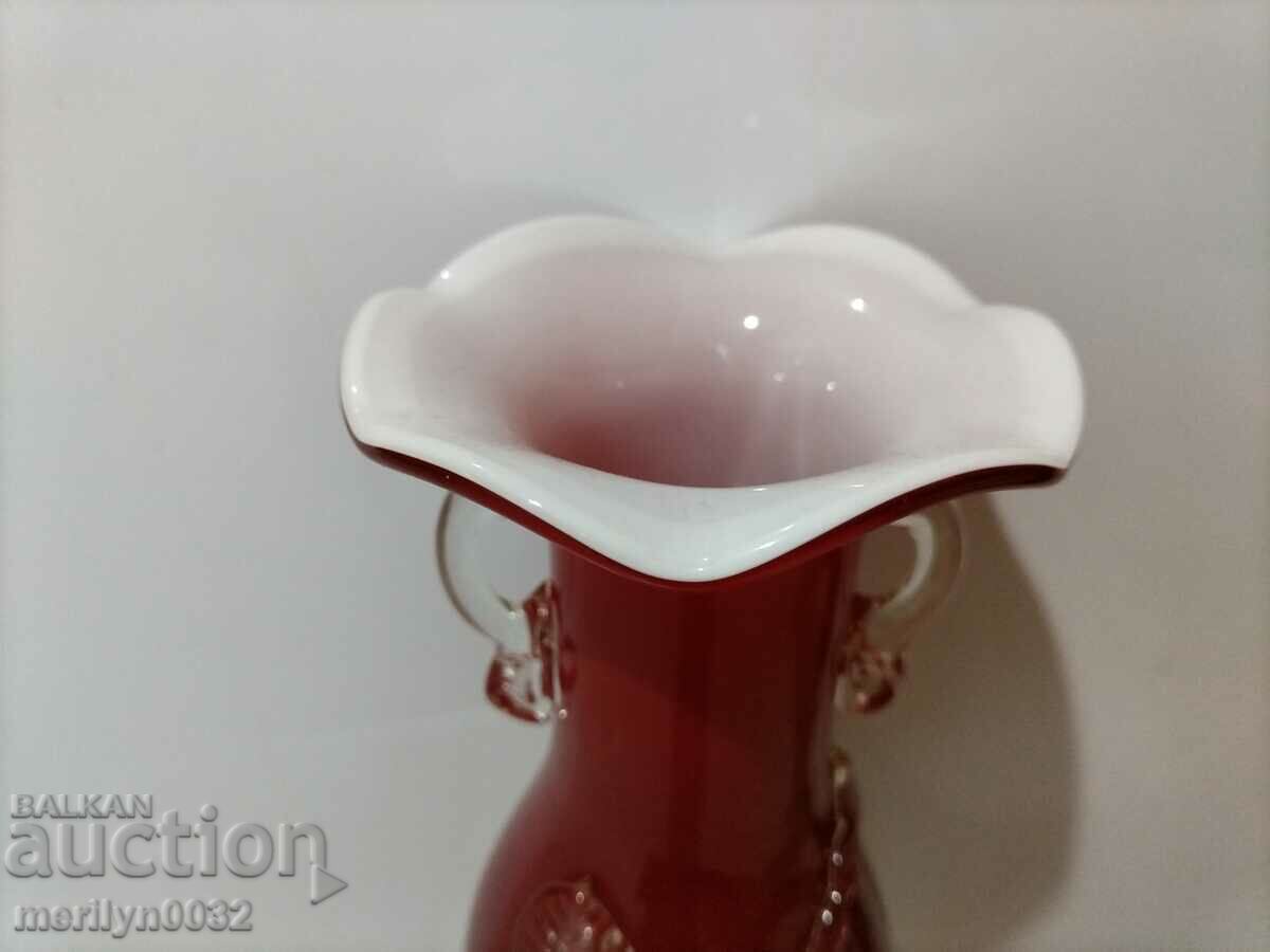 Delivery of Murano glass vase with cape opening 24 cm high Delivery of Murano glass vase with cape opening 24 cm high