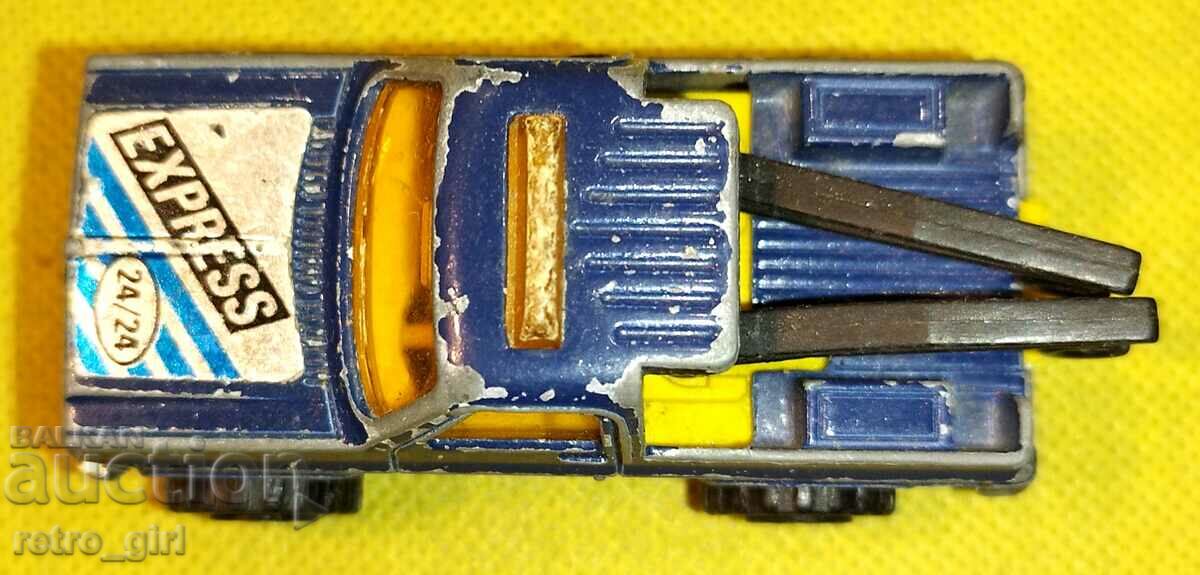 Auction Old "Matchbox" model. Auction Old "Matchbox" model.