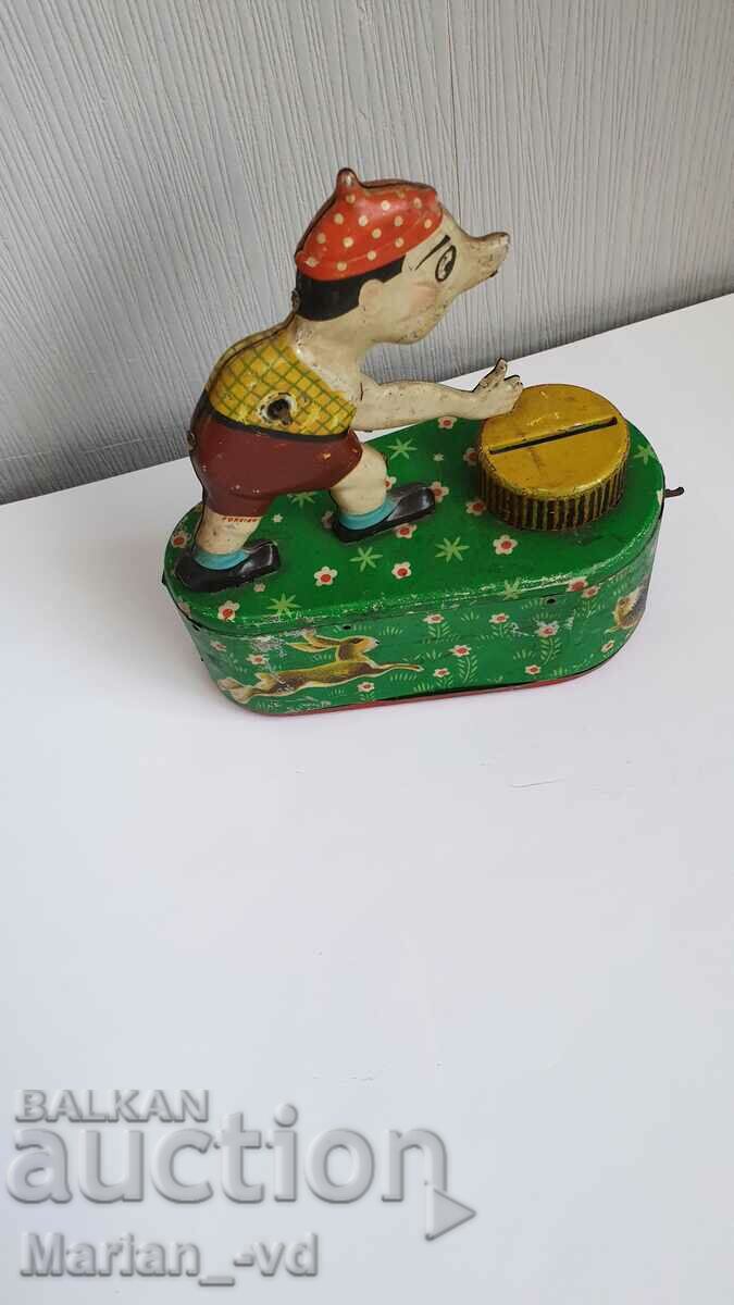 Auction Old metal piggy bank Auction Old metal piggy bank