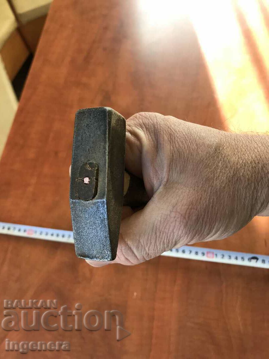 Auction HAMMER HAMMER OLD SMALL TOOL- 200 GR. Auction HAMMER HAMMER OLD SMALL TOOL- 200 GR.