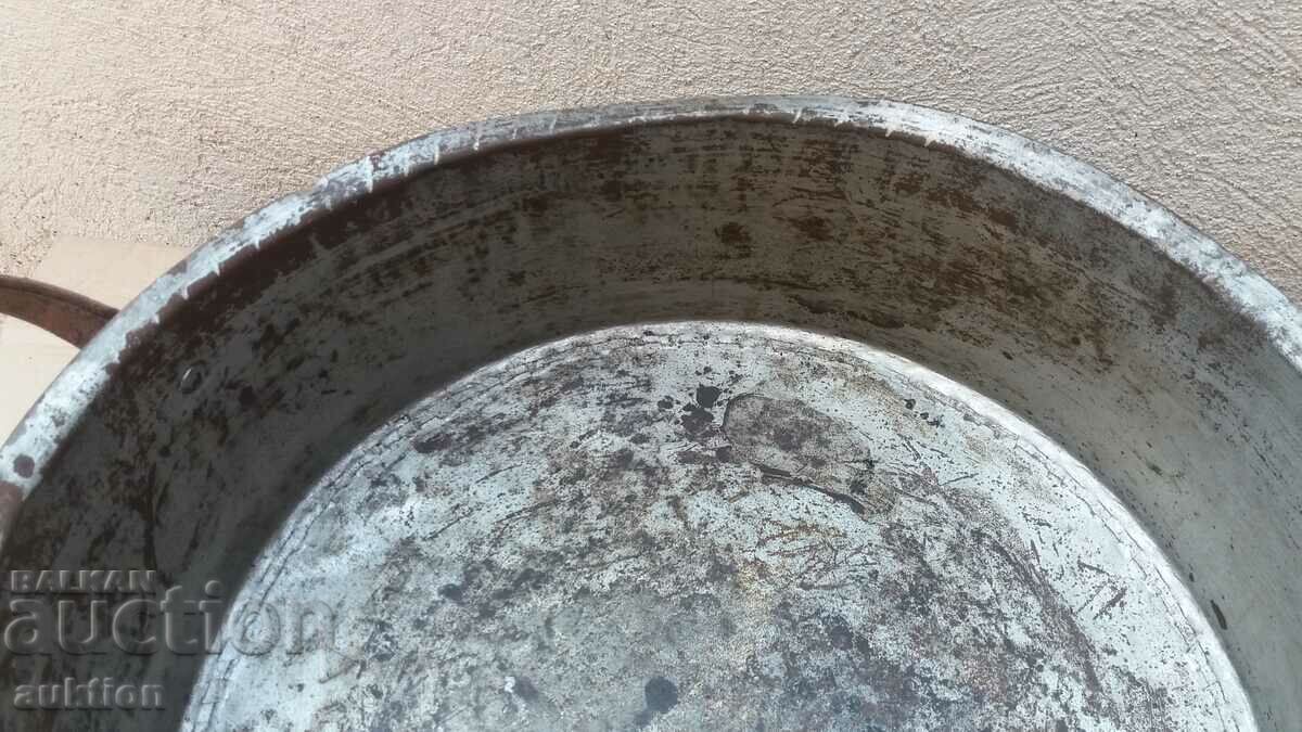 Delivery of MASSIVE METAL TRAY FOR LUTENITSA, ETC.