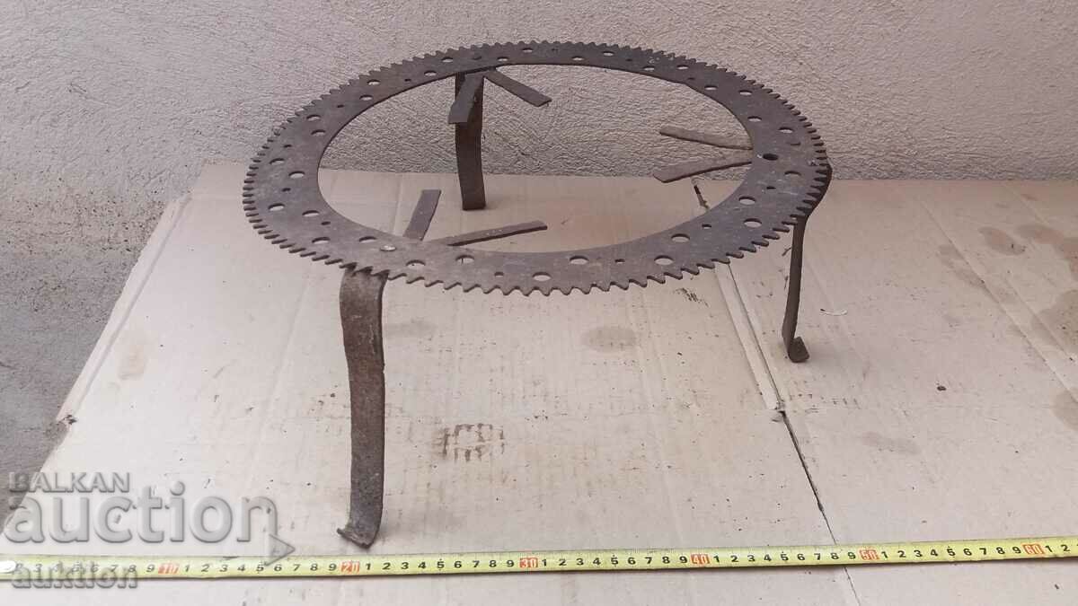 СТАРА МАСИВНА ПИРОСТИЯ, САЖЕР с цена 12.99 лв. | € 6.64 СТАРА МАСИВНА ПИРОСТИЯ, САЖЕР с цена 12.99 лв. | € 6.64