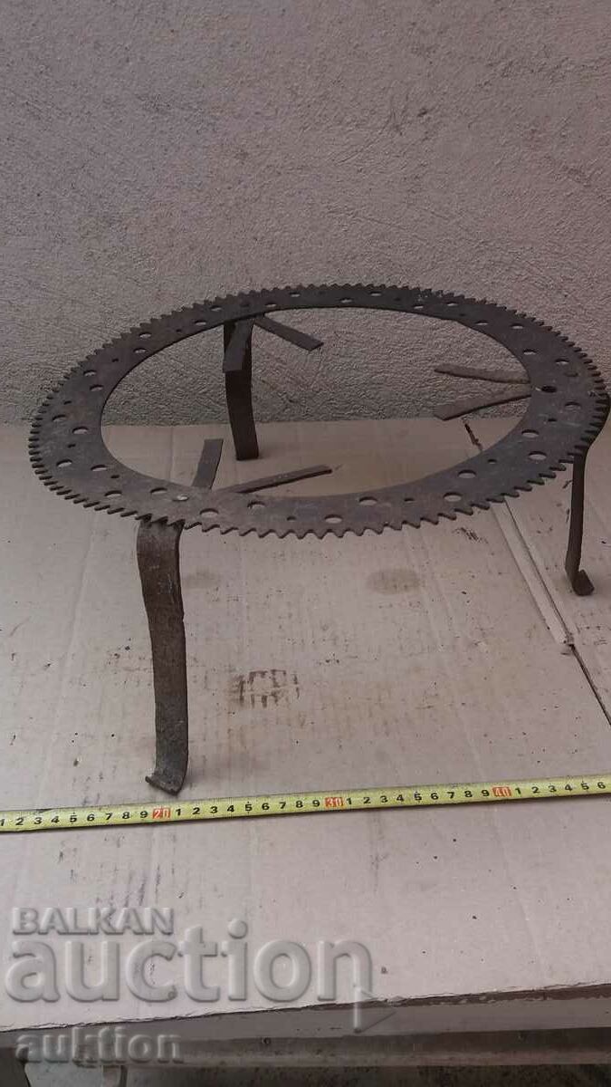 Доставка на СТАРА МАСИВНА ПИРОСТИЯ, САЖЕР Доставка на СТАРА МАСИВНА ПИРОСТИЯ, САЖЕР