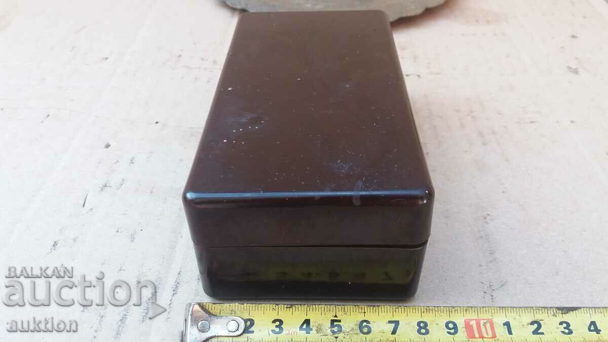 Доставка на ОТЛИЧНА БАКЕЛИТОВА КУТИЙКА ОТ ШЕВНА МАШИНА Доставка на ОТЛИЧНА БАКЕЛИТОВА КУТИЙКА ОТ ШЕВНА МАШИНА