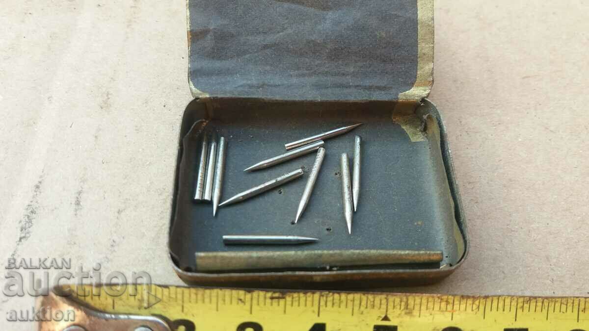 OLD METAL BOX WITH GRAMOPHONE NEEDLES - 6 OLD METAL BOX WITH GRAMOPHONE NEEDLES - 6