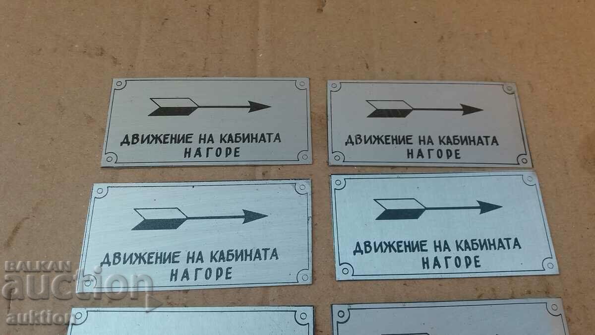 Auction METAL PLATES - 6 PCS Auction METAL PLATES - 6 PCS