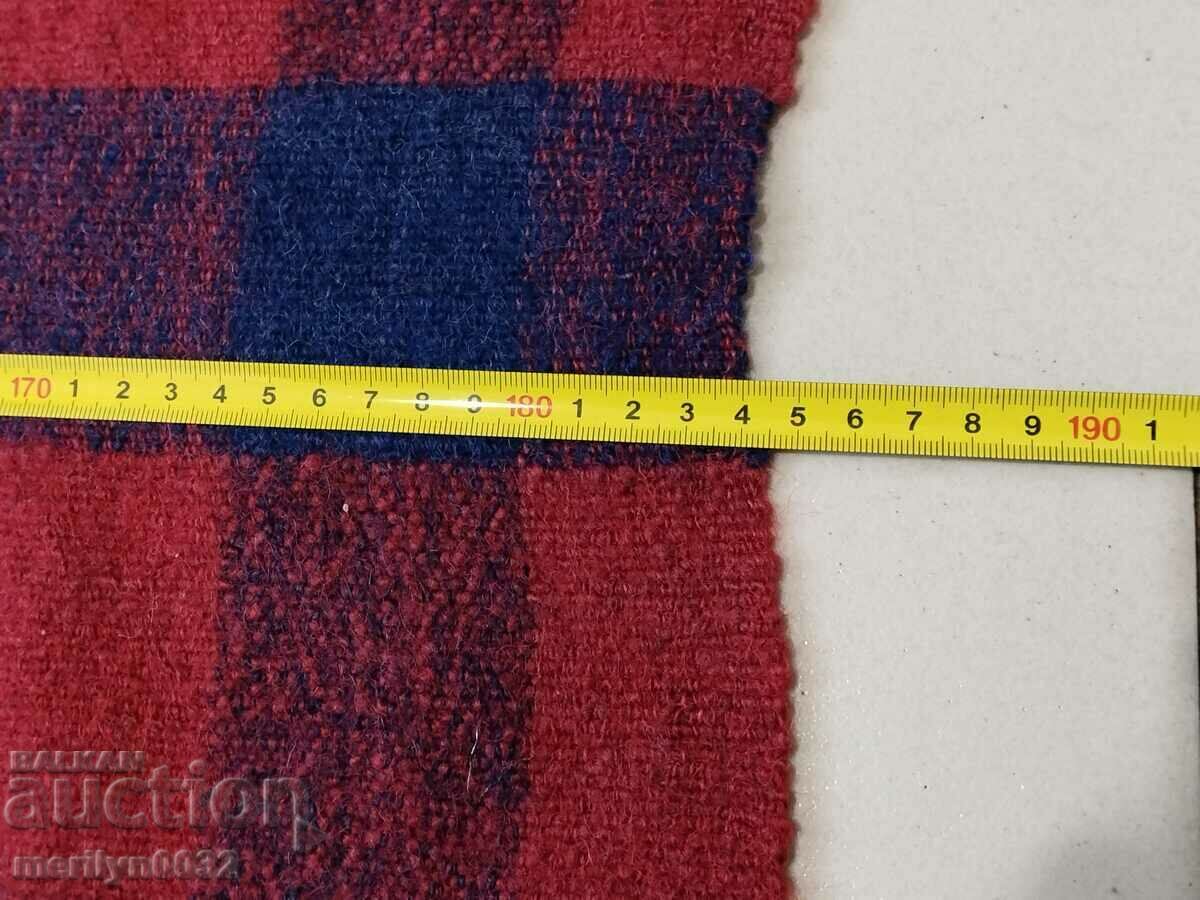 Delivery of Old hand woven blanket wool tablecloth