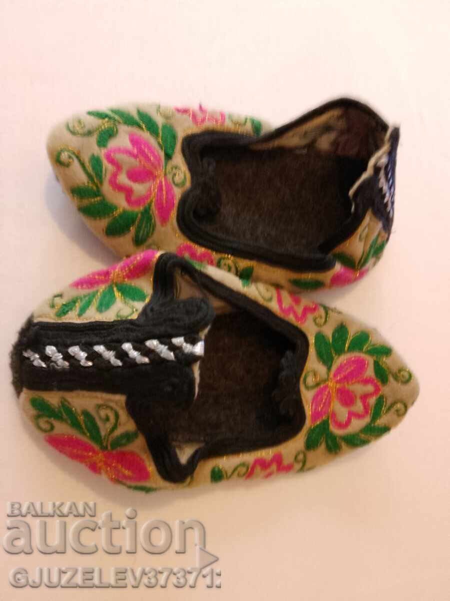 Rhodope tiles 100% handmade. Suitable for a gift with price 26.00 BGN | € 13.29 Rhodope tiles 100% handmade. Suitable for a gift with price 26.00 BGN | € 13.29