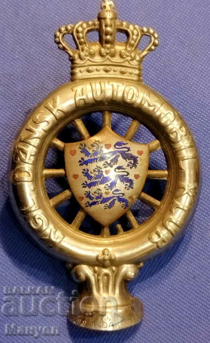 Emblem of the Royal Danish Automobile Club. Emblem of the Royal Danish Automobile Club.
