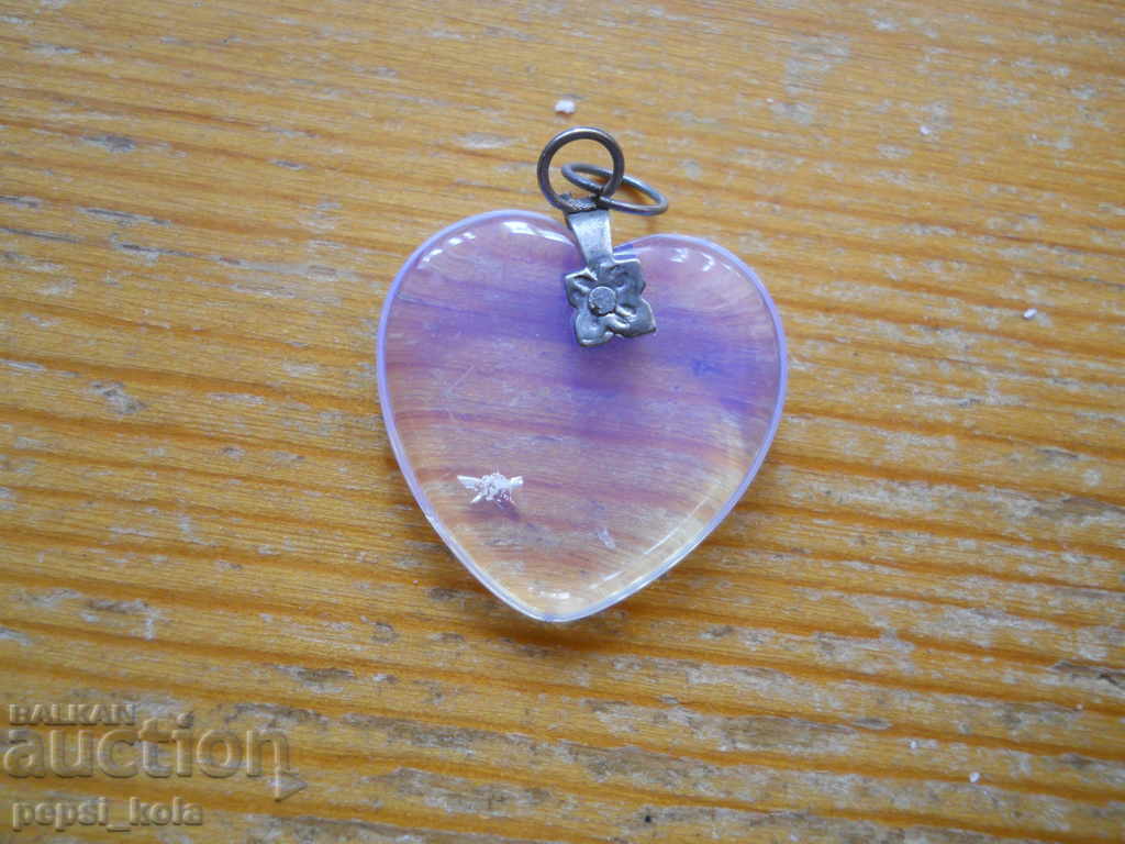 Μετάλλιο - καρδιά από σεληνόλιθο με τιμή 5.00 BGN | € 2.56 Μετάλλιο - καρδιά από σεληνόλιθο με τιμή 5.00 BGN | € 2.56