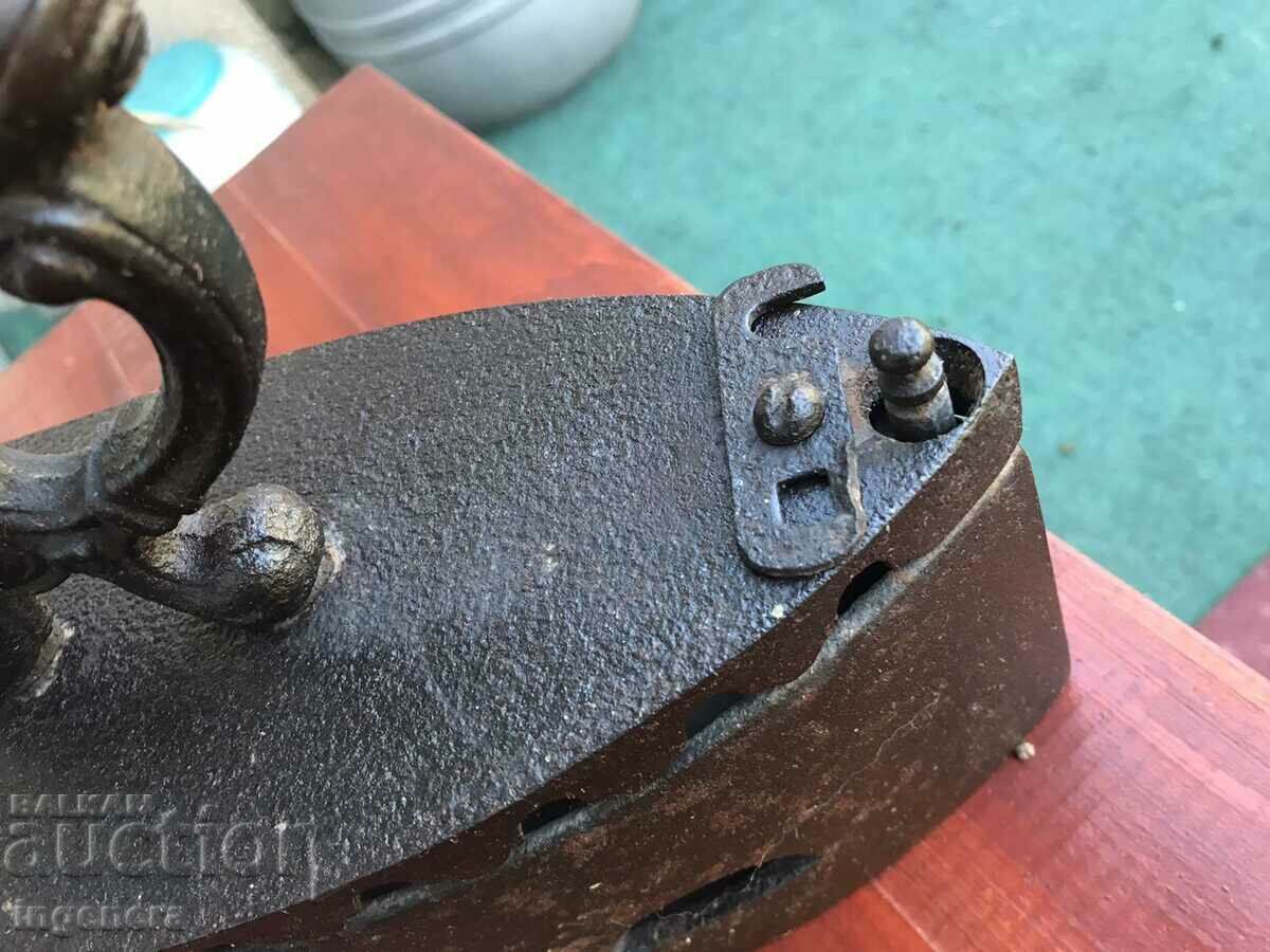 IRON OLD CAST IRON - 7 IRON OLD CAST IRON - 7