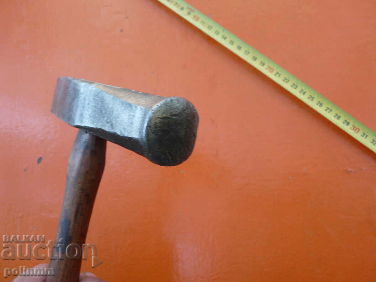 Auction Old mason's hammer - 303 Auction Old mason's hammer - 303