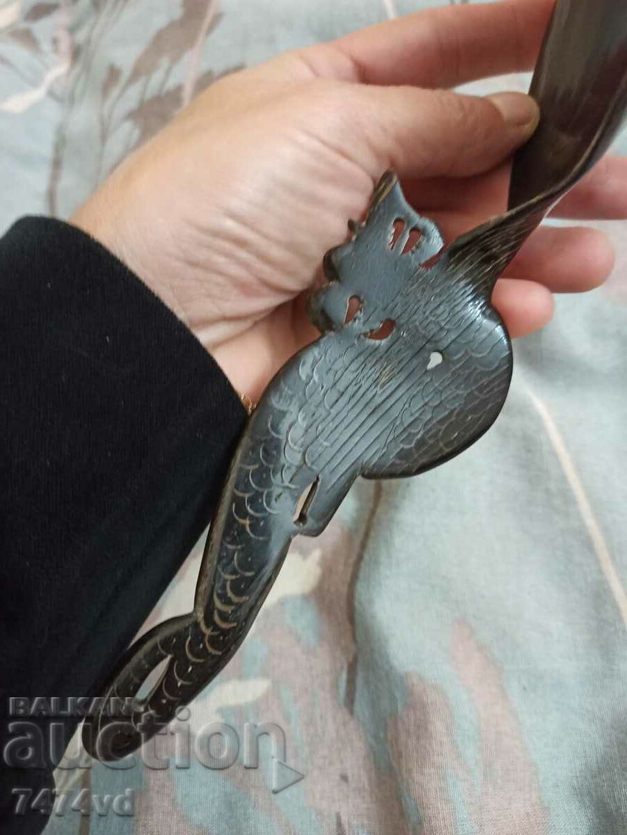 A large spoon carved from a whole buffalo horn with a dragon - 7
