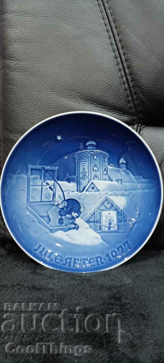 Marked collector's porcelain plate