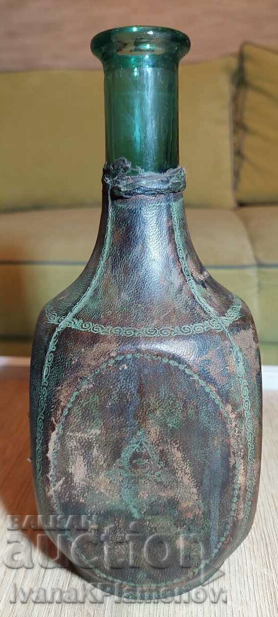 Sticlă îmbrăcată în piele vintage - 5