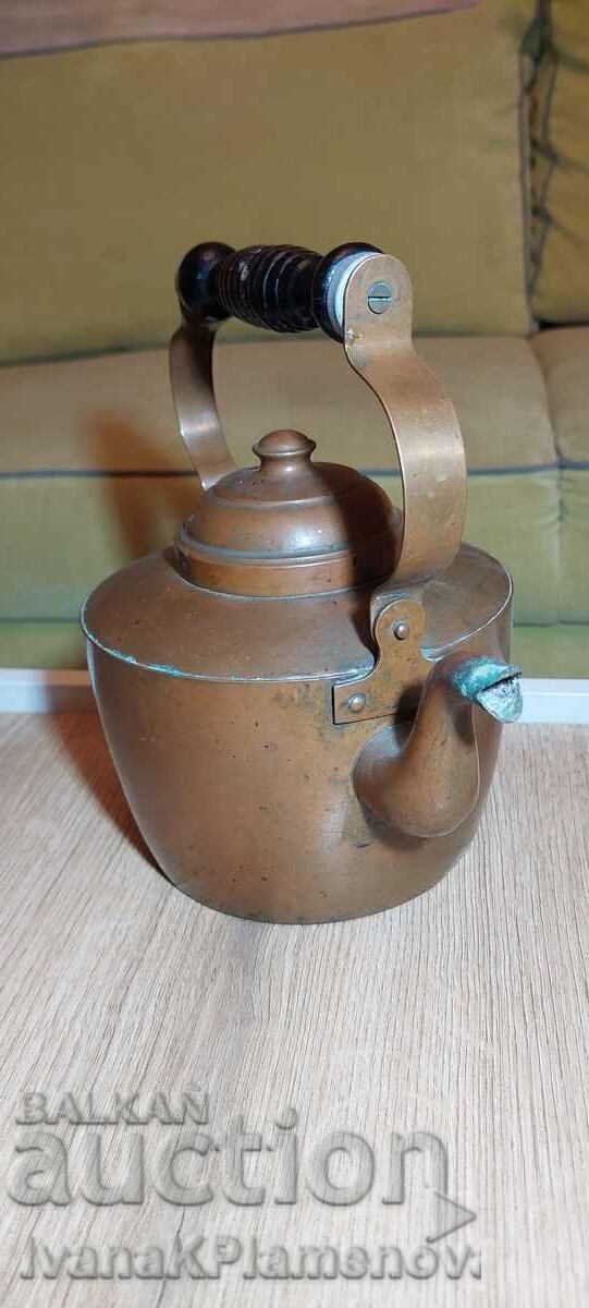 Teapot honey for collectors 2 liters with price 35.00 BGN | € 17.90 Teapot honey for collectors 2 liters with price 35.00 BGN | € 17.90