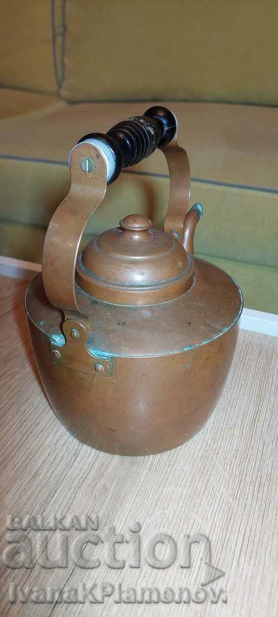 Auction Teapot honey for collectors 2 liters Auction Teapot honey for collectors 2 liters