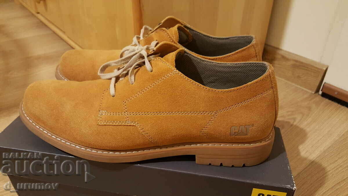 Мъжки обувки от велур Caterpillar /CAT/ - 44 номер с цена 80.00 лв. | € 40.90 Мъжки обувки от велур Caterpillar /CAT/ - 44 номер с цена 80.00 лв. | € 40.90