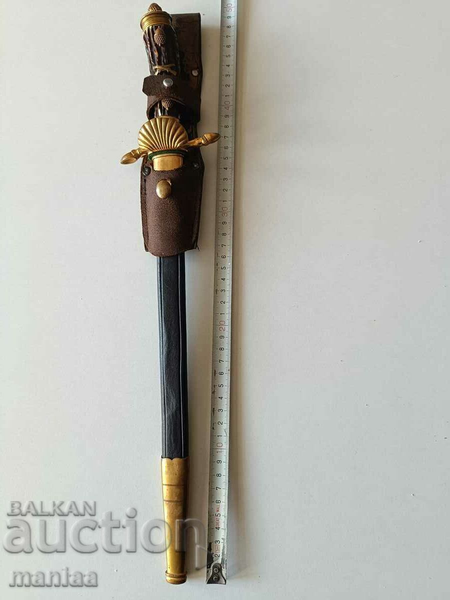 Παλαιό γερμανικό κυνηγετικό σκυλί - Hirschfanger Παλαιό γερμανικό κυνηγετικό σκυλί - Hirschfanger