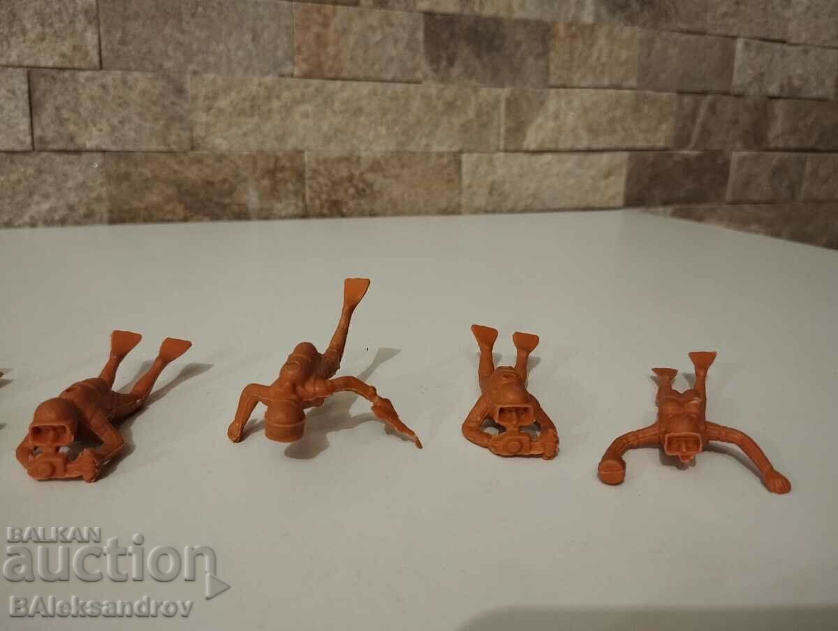 Delivery of Lot of divers