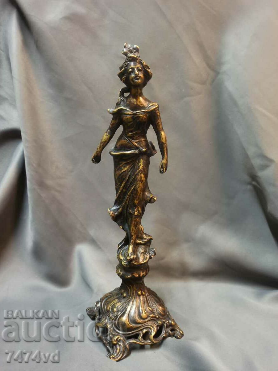 Tall bronze sculpture of a woman, height 37 cm